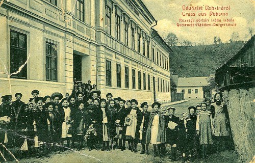vseob.-dievcenska-skola-pred-1918.jpg